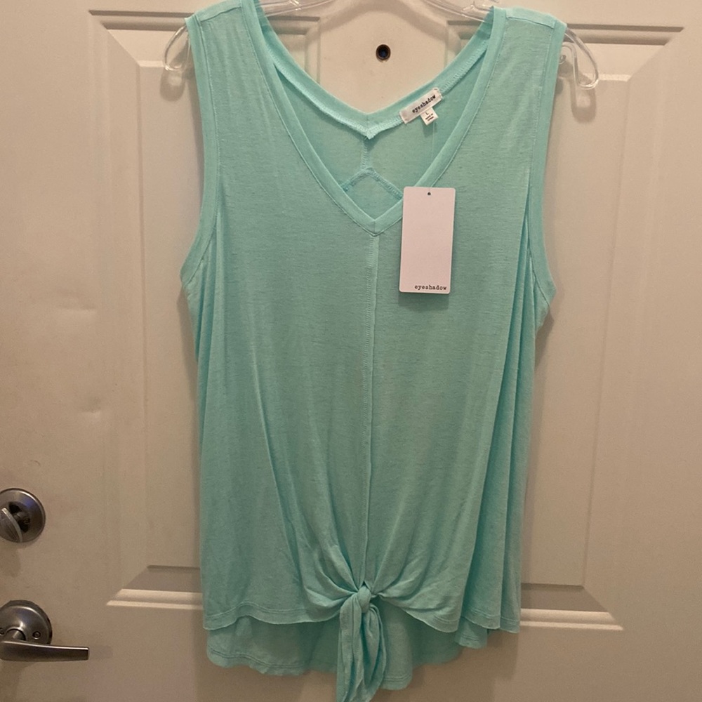 Eyeshadow mint green hi/lo raw hem top